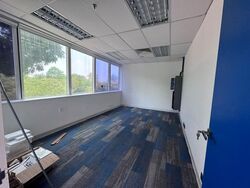 Moreton Logistics Centre (D5), Office #628916491